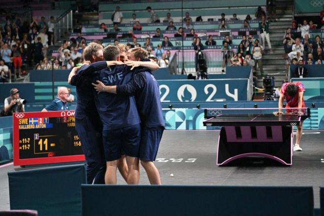 前悬停着 前悬停着