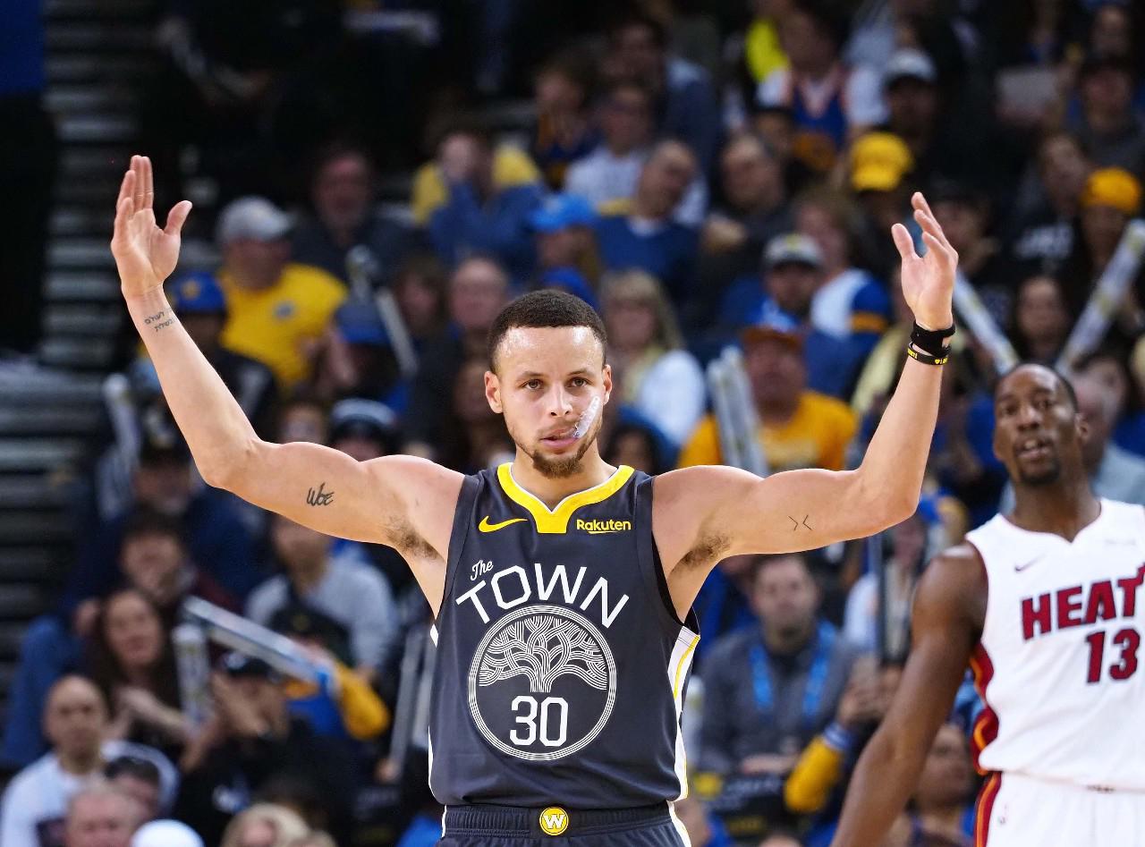 天下足球 天下足球